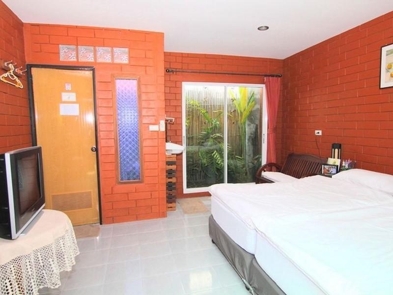 P.y. Guest house